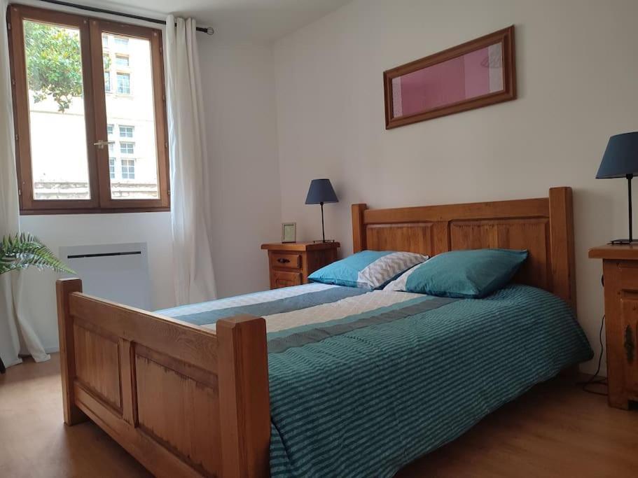 Gite Des Remparts Reservation Par Telephone Laissez Vos Coordonnees La Cote-Saint-Andre 외부 사진